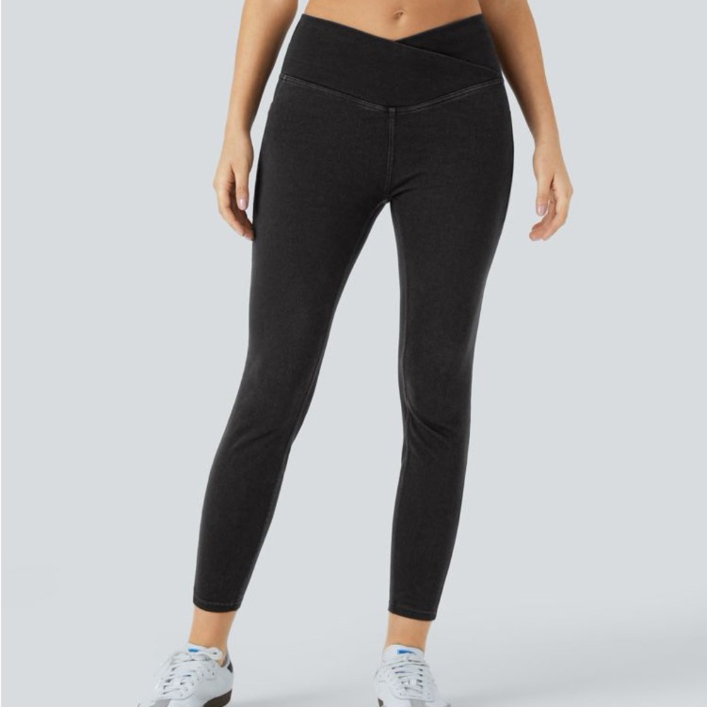NEW Halara FlexCrossover Pocket Washed Denim Work Leggings Medium Black - Picture 2 of 14